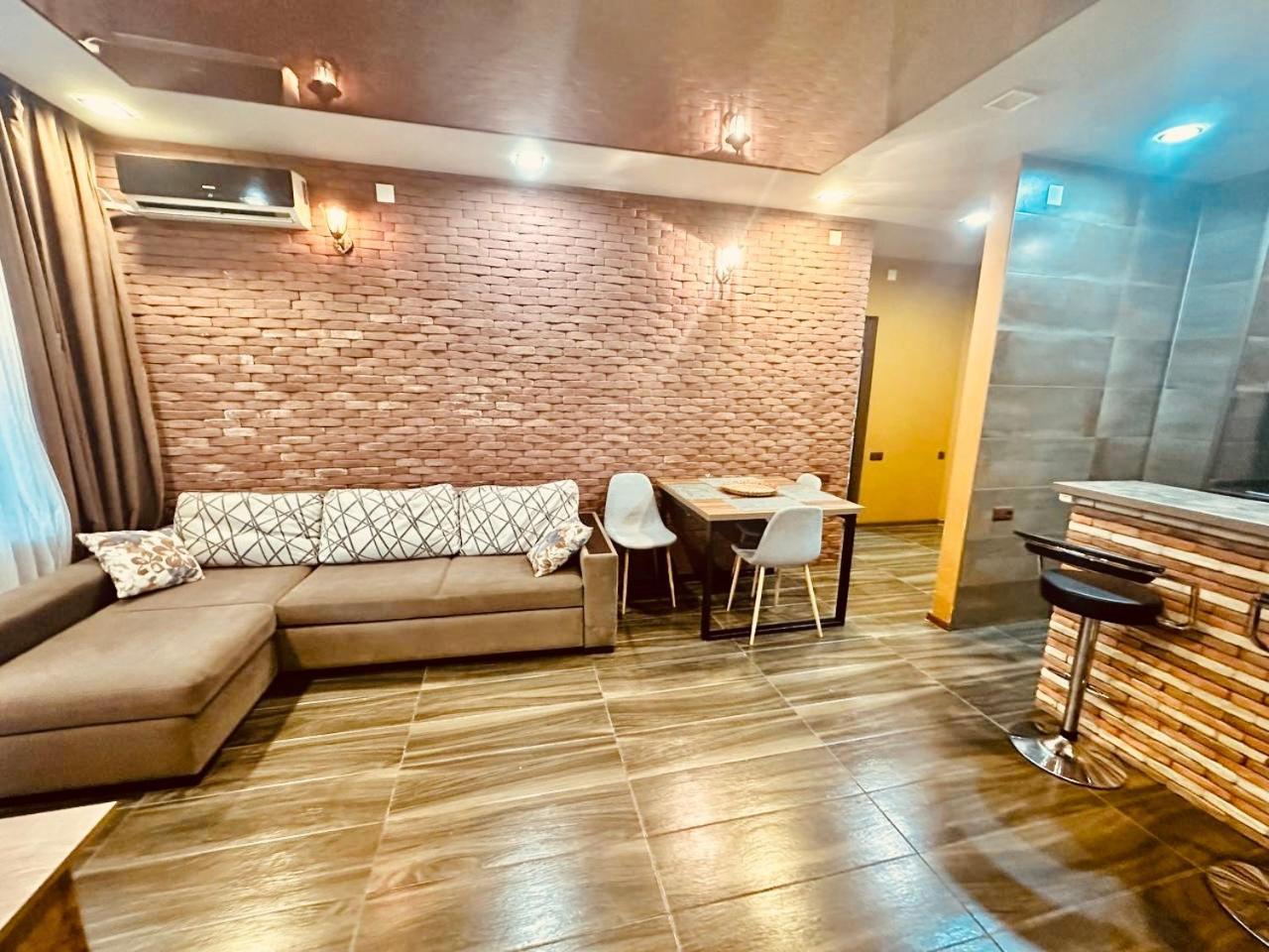 Marnika Apartment Батуми Экстерьер фото